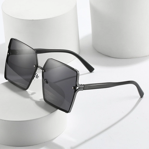 Oversized Square Sunglasses Metal Plastic Frame UV400 Gradient Lens Fashion Eyewear For Women Men Trendy Outdoor Travel