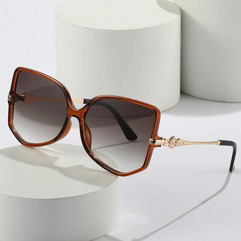 Oversized Square Sunglasses UV Protection Vintage PC Frame Metal Temples Fashion Eyewear Women Summer Travel