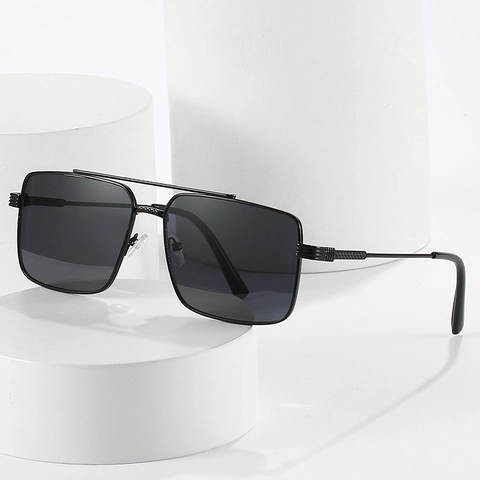 Vintage Square Sunglasses Metal Frame Double Bridge UV400 Protection Trendy Eyewear For Men Women