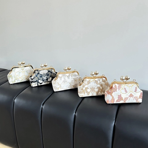 Damen Abendtasche Mit Blumenstickerei Künstliche Perlenverschluss Retro Clutch Metallrahmen Elegante Umhängetasche