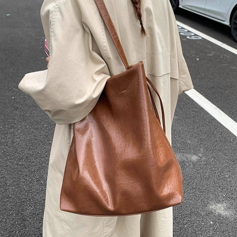 Grand Sac Fourre-Tout Cuir PU Brillant Côté Cordon Large Bandoulière Trajet Épaule Main Minimaliste Vintage