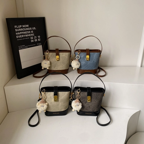 Vintage Bucket Bag Contrast Color Canvas Denim And PU Leather With Metal Lock And Plush Pendant For Daily Matching