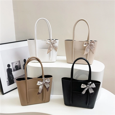 Bolso Tote Para Mujer En Cuero PU Con Patrón Litchi Gran Capacidad Bolso De Hombro De Viaje Con Pañuelo Decorativo Y Bolsa