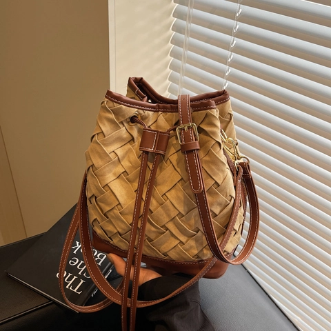 Gewebte Beuteltasche PU Leder Kordelzug Schulter Umhängetasche Urbaner Stil Damen Kontrastnähte Modische Handtasche