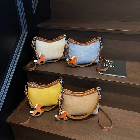Borsa Hobo Donna Vintage Tela Pelle PU Patchwork Borsa Sottobraccio Spalla Casuale Versatile Con Ciondolo Cavallo Dondolo