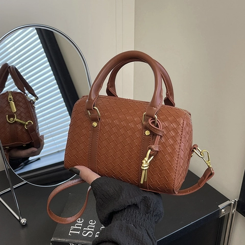 Sac Boston En Cuir PU Tissé Pour Femmes Sac À Main Tendance Avec Doubles Poignées Et Bandoulière Réglable