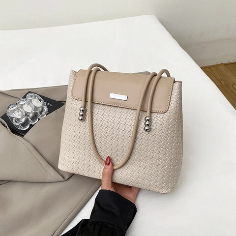 Woven PU Leather Tote Bag Large Capacity Shoulder Crossbody Bag With Silver Beads Minimalist Office Handbag For Women