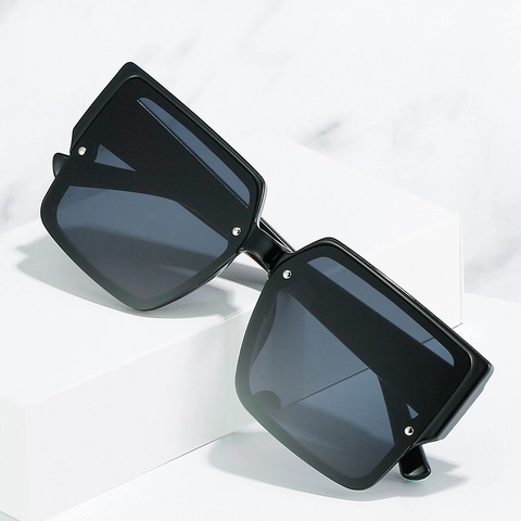 Oversized Square Sunglasses PC Frame UV400 Protection Half Frame Fashion Retro Travel Shades Women Men Rivet Decor
