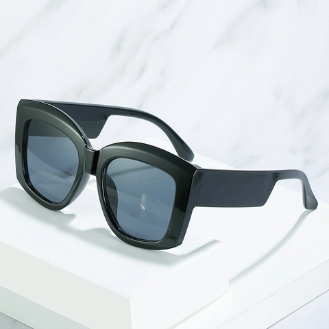Fashion Oversized Square Sunglasses For Women PC Frame AC Lens UV400 Protection Trendy Big Frame Shades