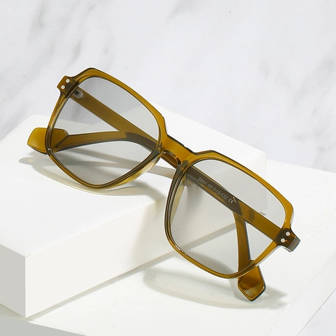 Sunglasses Large Square Frame PC UV400 Protection Retro Rivets Fashion Eyewear For Women And Men Outdoor Trends