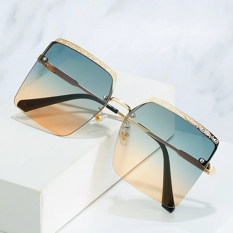 Oversized Square Rimless Sunglasses Gold Metal Engraved Frame Gradient Lens Fashion Luxury Eyewear Women