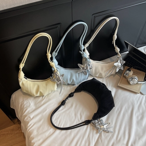 Bolso De Hombro De Media Luna Plisado Cuero PU Correa Con Nudo Bolso De Axila Hobo Con Llavero De Estrella Moda Minimalista