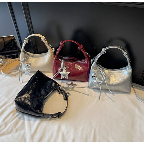 Dames Glanzende Geplooide PU Leren Hobo Tas Halve Maan Schouder Crossbody Tas Met Ster Hart Hangers Y2K Trendy Handtas