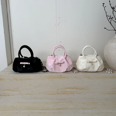 Pleated Shoulder Bag PU Leather Bow Artificial Pearl Pendant Chain Strap Crossbody Handbag For Women Elegant Minimalist Cloud Shape
