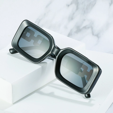 Square Sunglasses Retro Rectangle PC Frame UV400 Protection Fashion Streetwear Metal Chain Hinge For Women