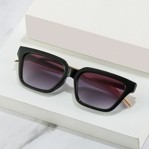 Square Sunglasses Retro Oversized PC Metal Frame UV400 Protection Gradient Lens Trendy Eyewear For Men Women