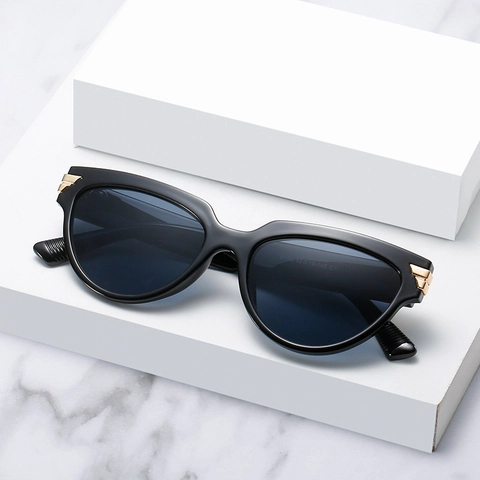 Vintage Katzenaugen Sonnenbrille Für Frauen UV400 Schutz PC Rahmen Mit Gold Metall Dekor Mode Trendy Sonnenbrille