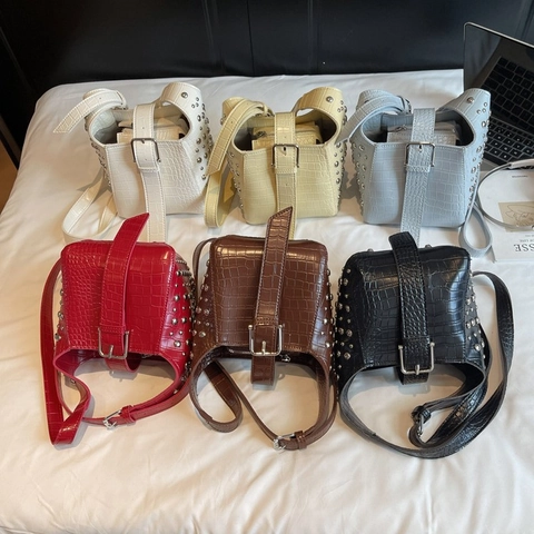 Borsa A Secchiello In Pelle PU Con Motivo Coccodrillo E Borchie Argentate Borsa A Spalla E Tracolla Alla Moda Da Donna