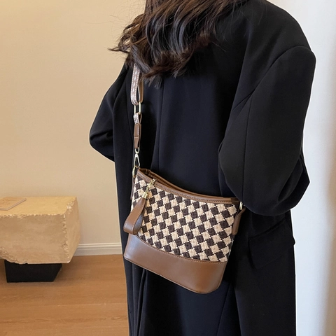 Women Checkerboard Shoulder Bag Retro Fabric PU Leather Crossbody With Wide Strap Tassel Charm Vintage Casual Handbag