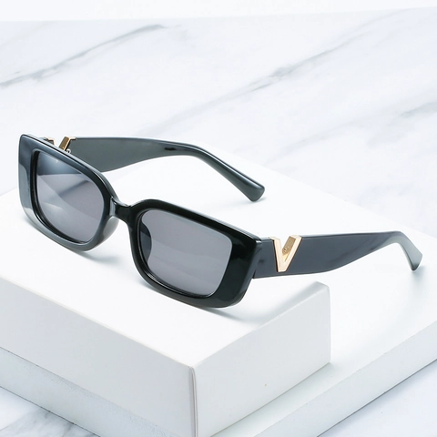 Fashion Rectangle Sunglasses Retro Square Frame UV400 Eyewear With Metal Decoration For Women Men