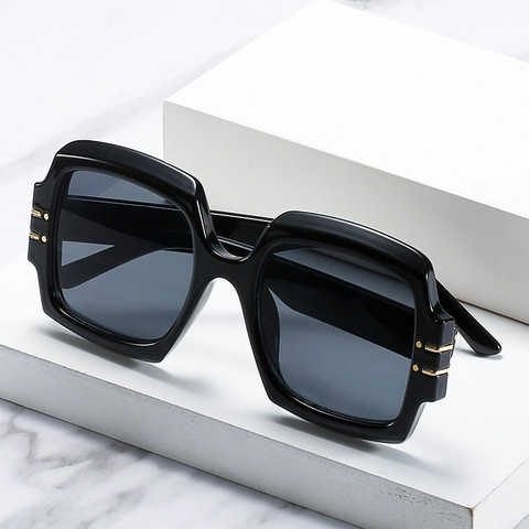 Fashion Square Frame Sunglasses UV Protection PC Material Gradient Lens Vintage Oversized Eyewear For Women