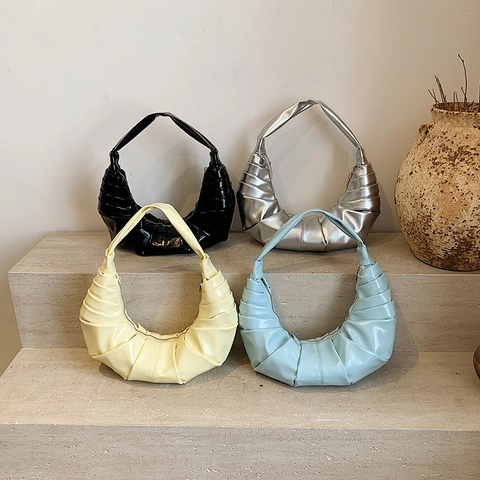 Bolso De Dumpling De Cuero PU Fruncido De Media Luna Para Mujer Bolso De Hombro Metálico Brillante Estilo Simple Moderno
