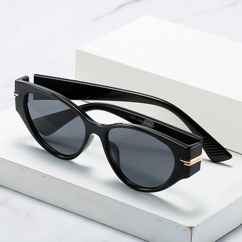 Occhiali Da Sole Cat Eye Vintage Retro Protezione UV400 Montatura PC Moda Per Donna Uomo Viaggio Accessorio Di Tendenza