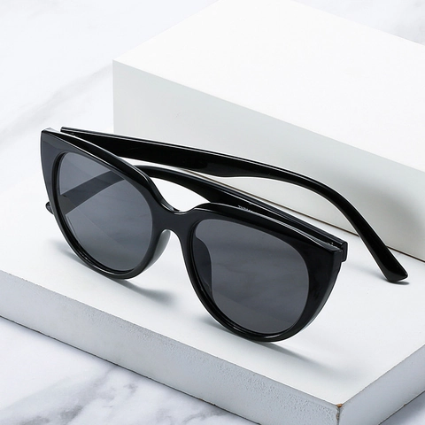 Gafas De Sol Cat Eye Montura PC Protección UV400 Retro Moderno Lentes Teñidas Para Moda Exterior Mujeres Hombres