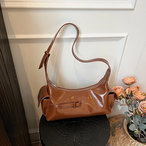 Bolso Baguette de Cuero PU Brillante para Mujer Bolso de Hombro de Color Sólido Con Bolsillos Laterales Bolso de Mano Casual