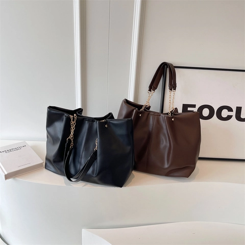 Grosse Kapazitaet Tote Bag PU Leder Goldkette Schulterhandtasche Minimalistisch Pendler Fuer Frauen