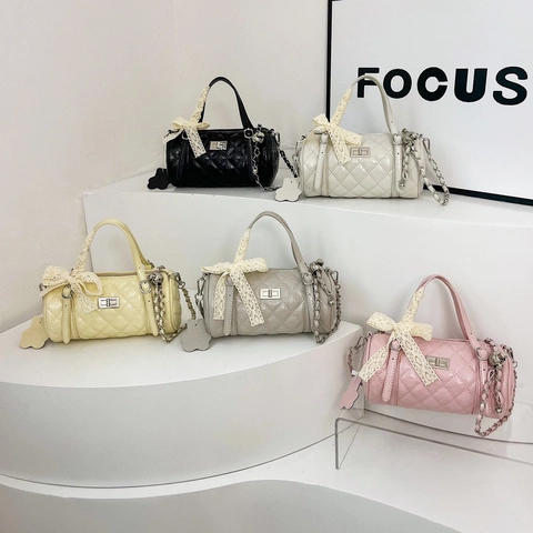 Gesteppte Zylinder Handtasche PU Leder Metallkettenriemen Mit Spitzenschleife Elegante Nischen Design Schulter Umhängetasche Damen