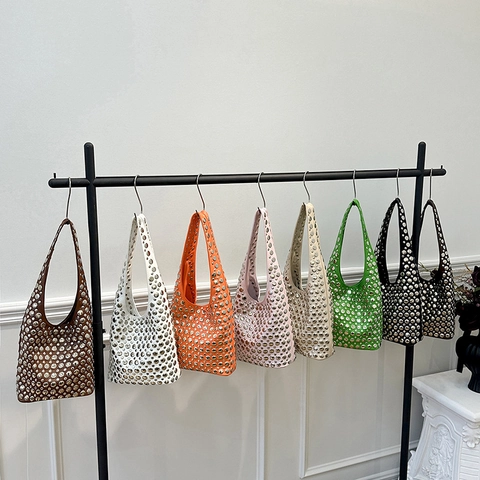 Sac Hobo À Rivets Pour Femmes Cuir PU Style Punk Sac À Main Épaule Sous L'aisselle À La Mode
