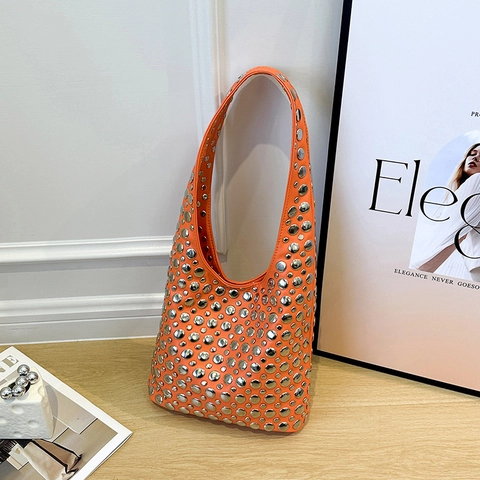Women Fashion Rivet Shoulder Bag Punk Rock Studded PU Leather Hobo Underarm Bag Vintage Y2K Bucket Tote Handbag For Daily Party