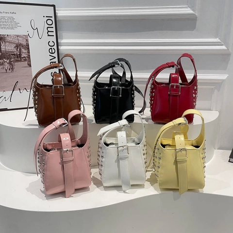 Sac Seau Femme Cuir PU Rivets Argentés Décoration Boucle De Ceinture Sac Bandoulière Épaule Style Punk Y2K