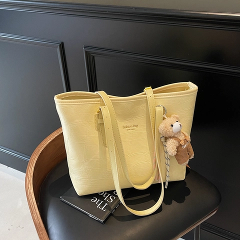 Crocodile Pattern PU Leather Tote Bag Large Capacity Shoulder Handbag With Bear Pendant For Women Casual Urban