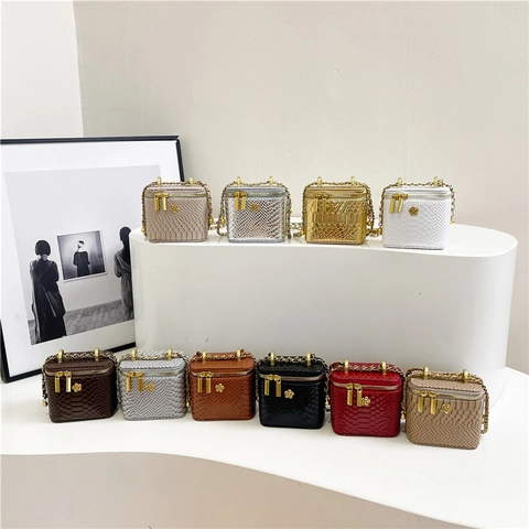 Mini Sac Boîte Motif Serpent Cuir PU Femmes Chaîne Dorée Double Fermeture Éclair Décoration Fleur Sac Bandoulière