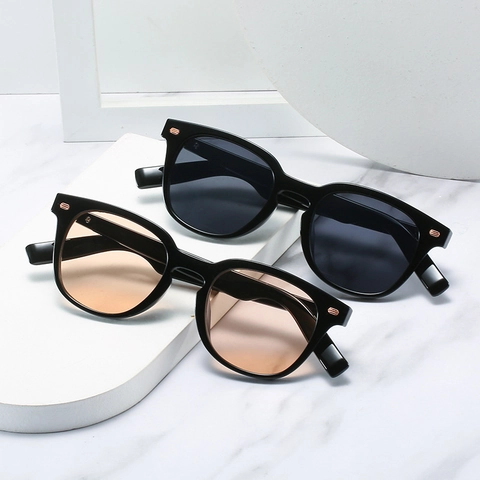 Retro Quadratische Sonnenbrille UV400 Schutz Mode PC Material Metallscharnier Outdoor Reise Damen Brille