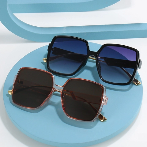 Oversized Square Sunglasses For Women Large Frame UV400 Protection PC Metal Temple Gradient Lens Fashion Travel Vintage