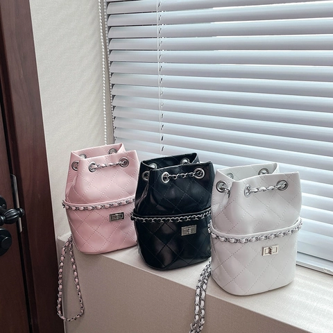 Borsa Secchiello Trapuntata Donna Motivo Rombi Pelle PU Tracolla Catena Metallo Chiusura Girevole Casual