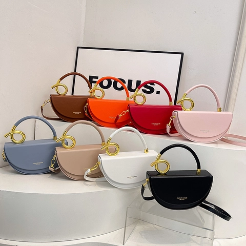 Sac à Selle Demi-Lune de Luxe pour Femmes en Cuir PU Sac à Main Bandoulière Avec Poignée en Métal Doré Bandoulière Réglable