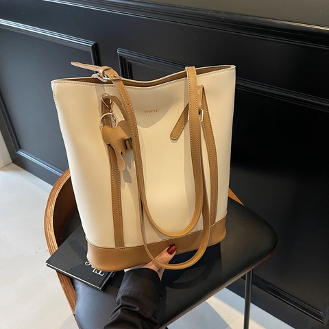 Borsa Tote Grande In Pelle PU Con Tracolla Regolabile Ciondolo A Elefante Borsa Da Mano Casual Per Donna