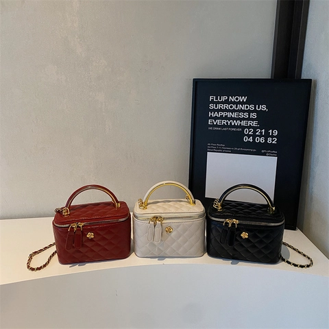 Women Quilted Shoulder Bag PU Leather Rhombus Pattern Metal Handle Flower Detail Double Zipper Mini Square Handbag