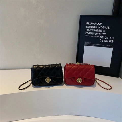 Borsa A Tracolla Trapuntata Da Donna Pelle PU Motivo Diamante Catena Dorata Serratura Quadrifoglio Tracolla Regolabile