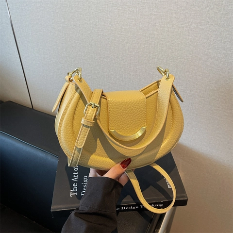 Women Pebbled PU Leather Half Moon Bag Elegant Crescent Shoulder Bag With Gold Metal Buckle Urban Minimalist Saddle Purse