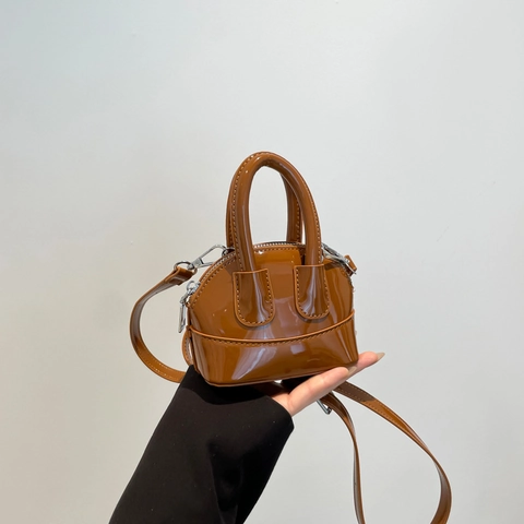 Mini Handbag Shell Shape Shiny PU Patent Leather Crossbody Bag With Top Handle Adjustable Strap Fashion Accessory For Women