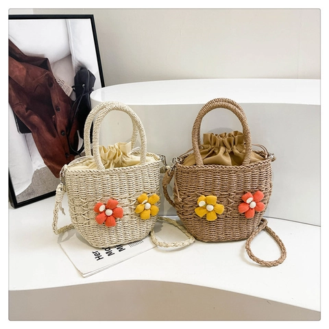 Damen Stroh Handtasche 3D Floral Dekor Sommer Strand Eimer Tasche Mit Kordelzug Innenfutter Rundgriff Umhängetasche