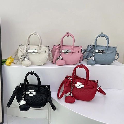 Women Lychee Grain PU Leather Crossbody Bag Top Handle Chic Silver Metal Lock Heart Charm Adjustable Strap Casual Sweet