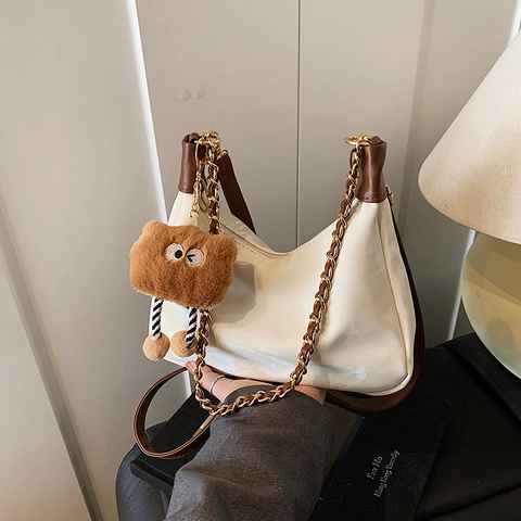 Sac À Bandoulière Hobo Rétro Grande Capacité Cuir PU Tote Demi-Lune Avec Chaîne Dorée Et Breloque Monstre Pour Femmes Navette