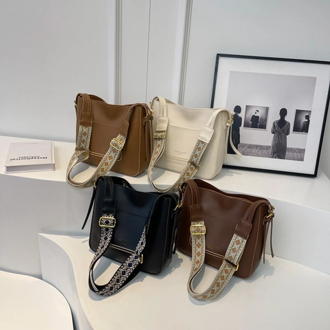 Bolso De Cubo De Cuero PU Retro Para Mujer Bolso De Hombro De Gran Capacidad Con Correa Ancha Bordada