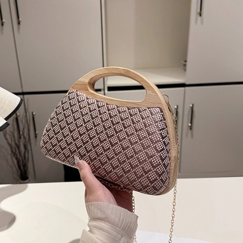 Vintage Woven Clutch Bag For Women With Wooden Handle And Metal Chain Strap Bohemian Geometric Pattern Evening Handbag